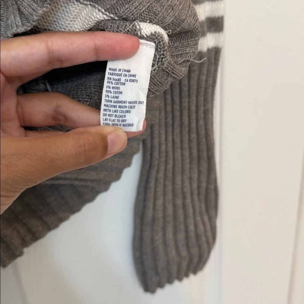 American Eagle Gray White Striped V Neck Cardigan - Picture 4 of 7